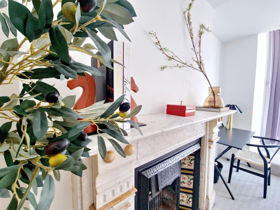 The Stray Adjacent, Interior-Designed 2-Bed Apartment- Luxury ฮาร์โรเกต ภายนอก รูปภาพ